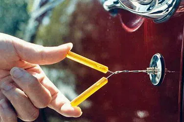 Community Locksmith Store Kansas City, MO 816-826-3082 - broken-key-extraction