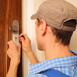Community Locksmith Store Kansas City, MO 816-826-3082 - lock-opening