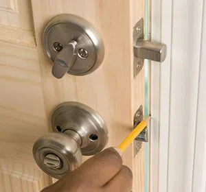 Community Locksmith Store Kansas City, MO 816-826-3082 - unlock-door